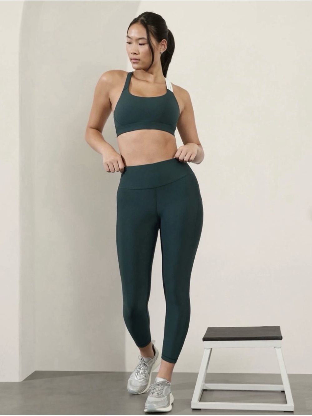 Athleta Interval Stash High Rise 7/8 Legging